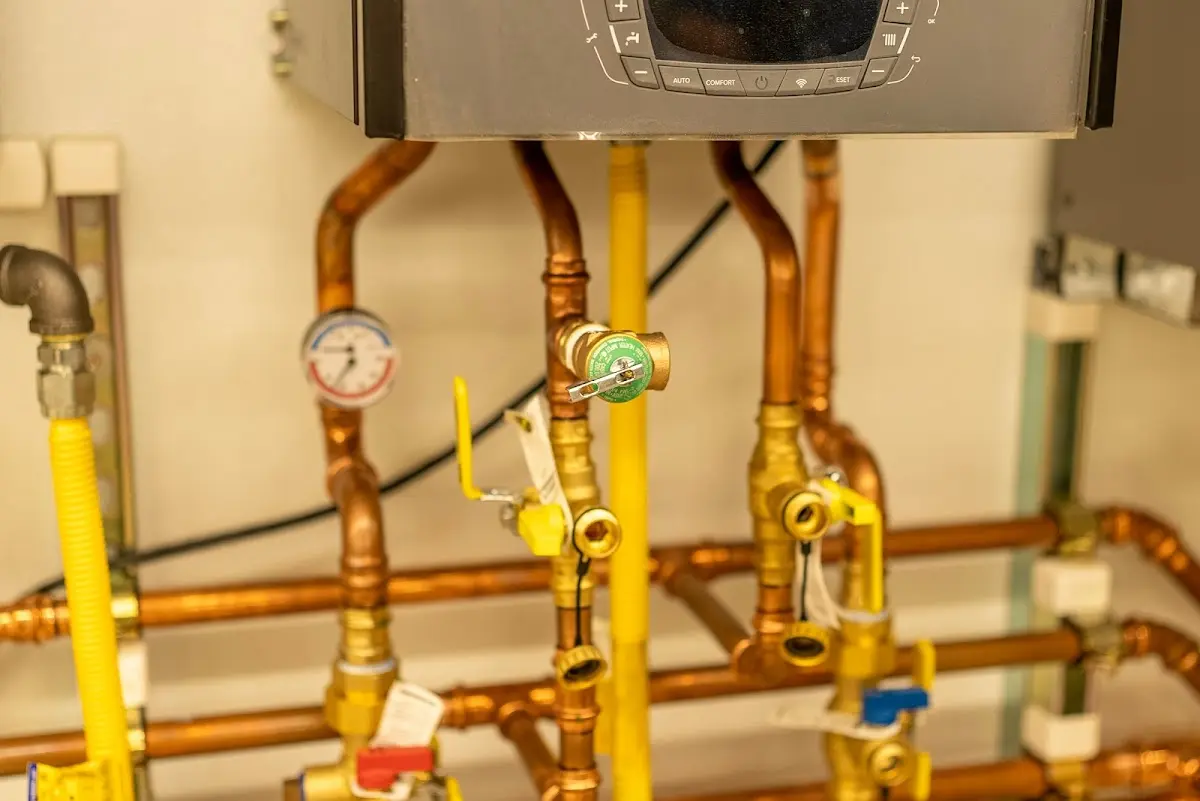 Licensed technician providing Slab Leak Repair for a homeowner in Glasgow